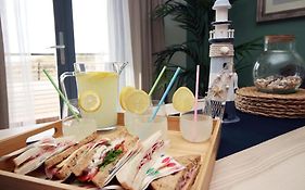 Observatory 2 Bedroom Apartment Overlooking Beach