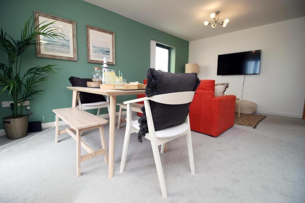 Observatory 2 Bedroom Apartment Overlooking Beach Swansea Exterior photo